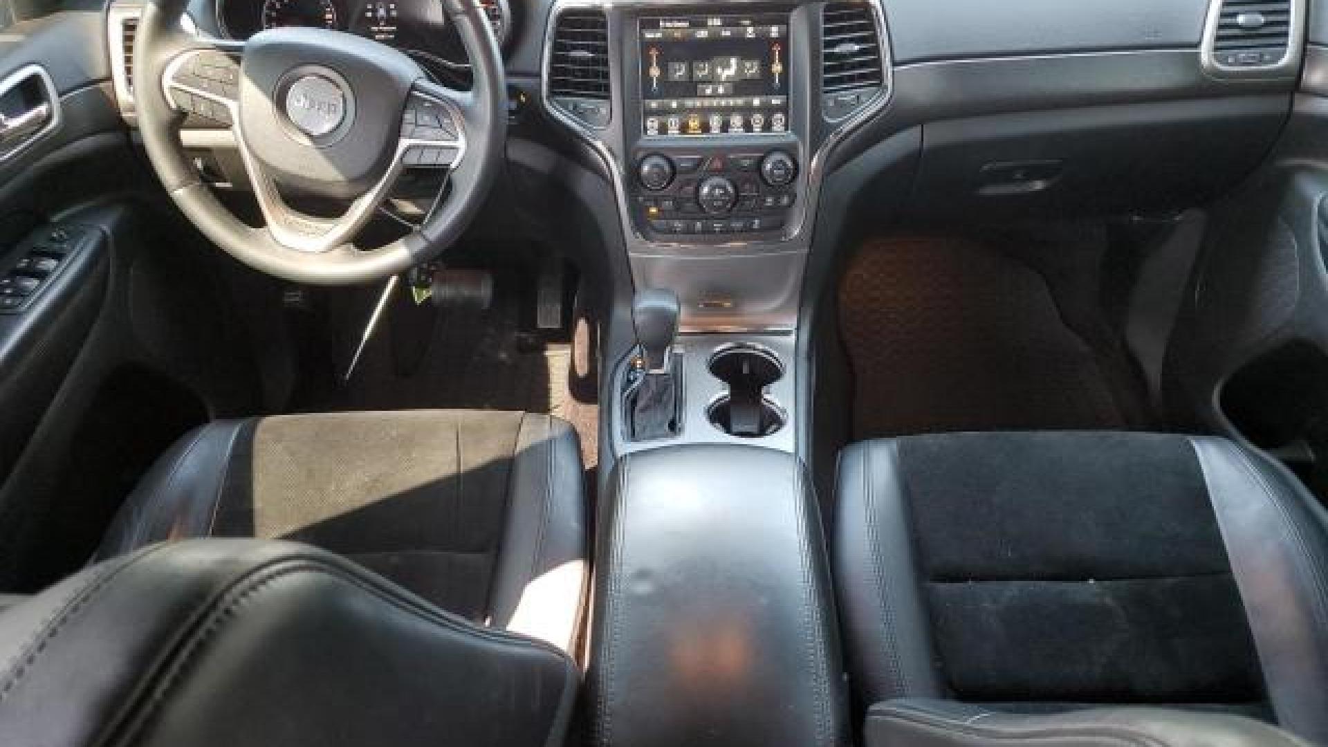 Jeep  - Grand Cherokee - 2018 - Black - 46950905