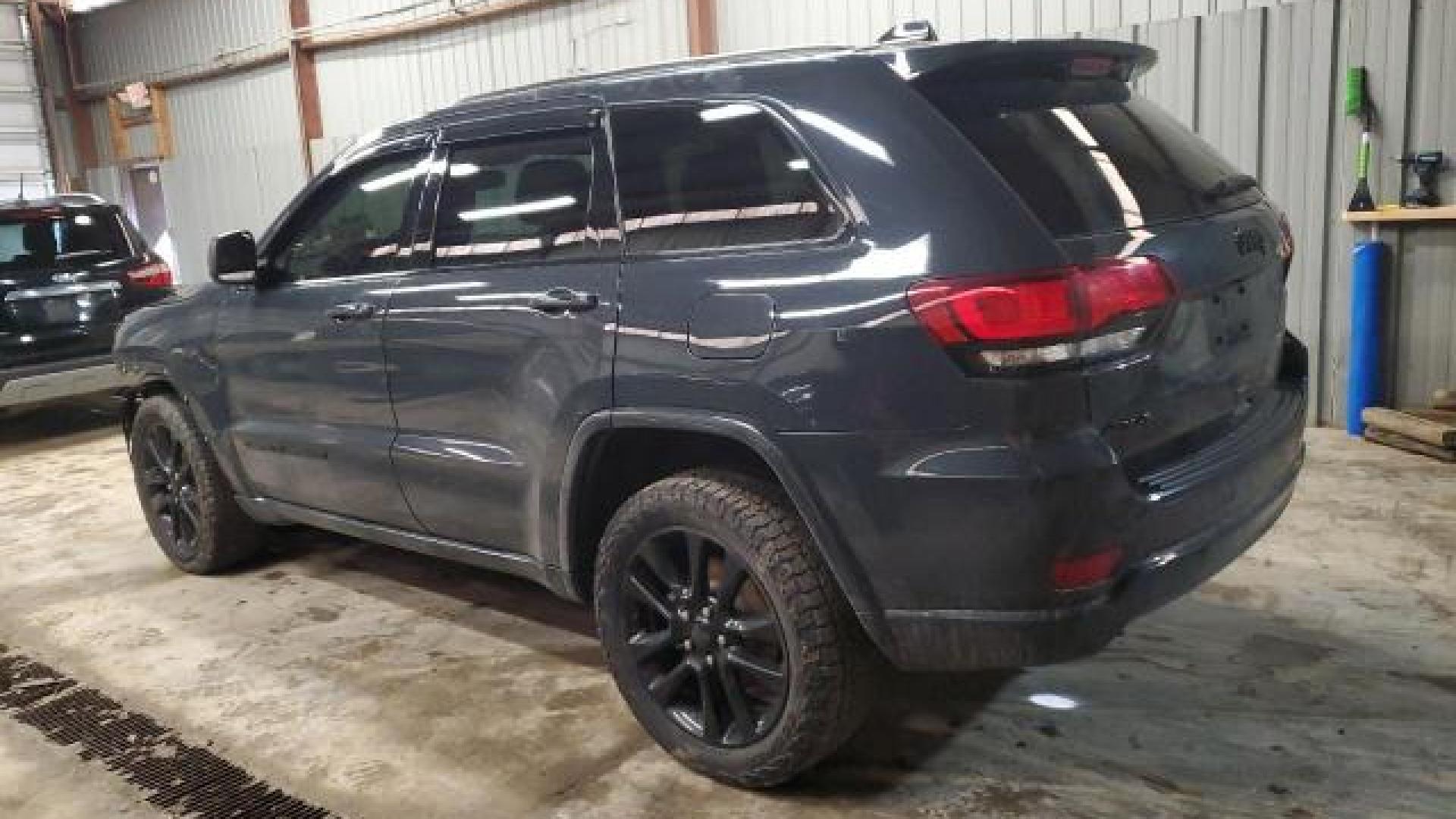 Jeep  - Grand Cherokee - 2018 - Navyblue - 47175475