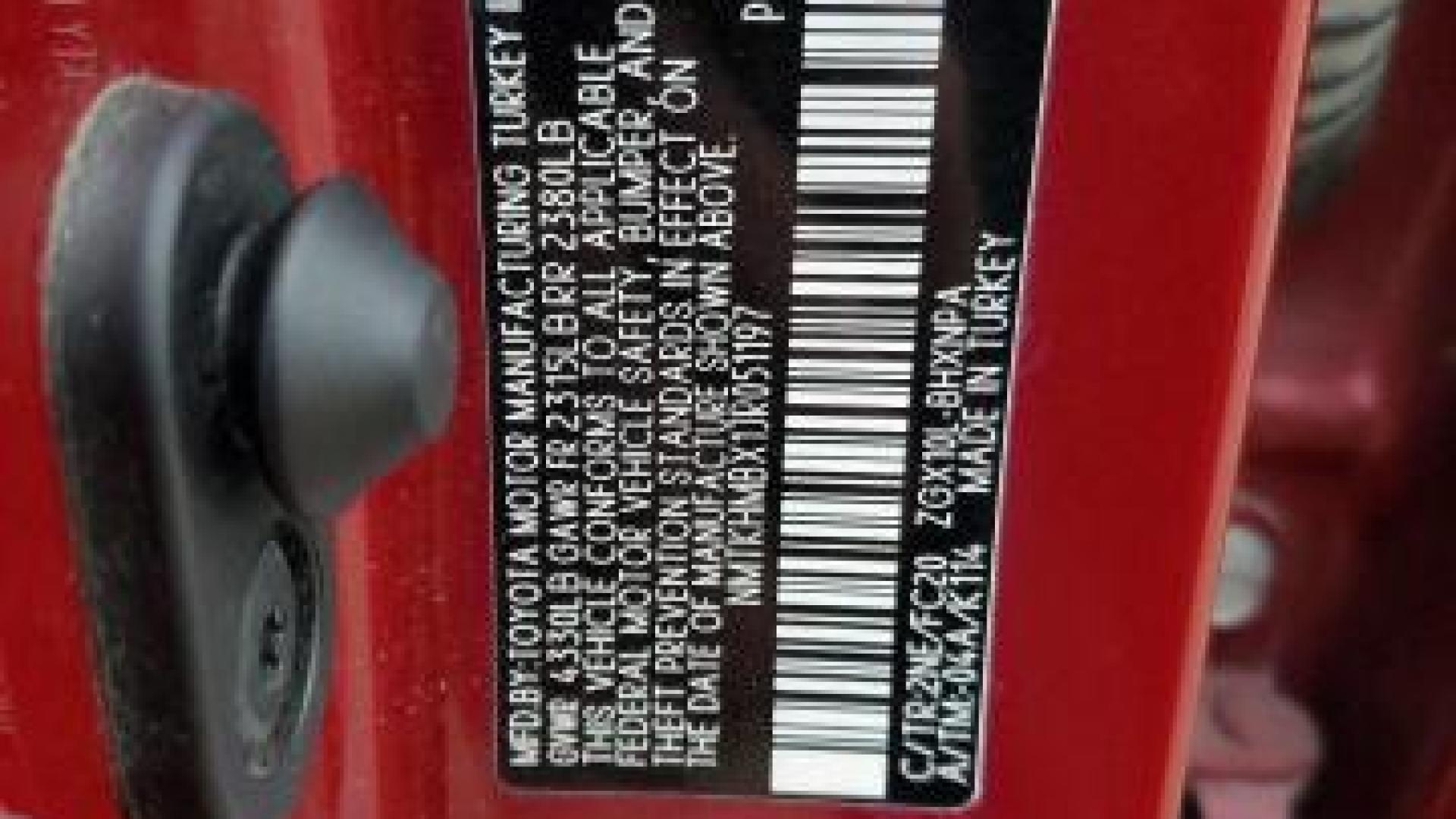 Toyota  - C-Hr  - 2018 - Red - 56028784