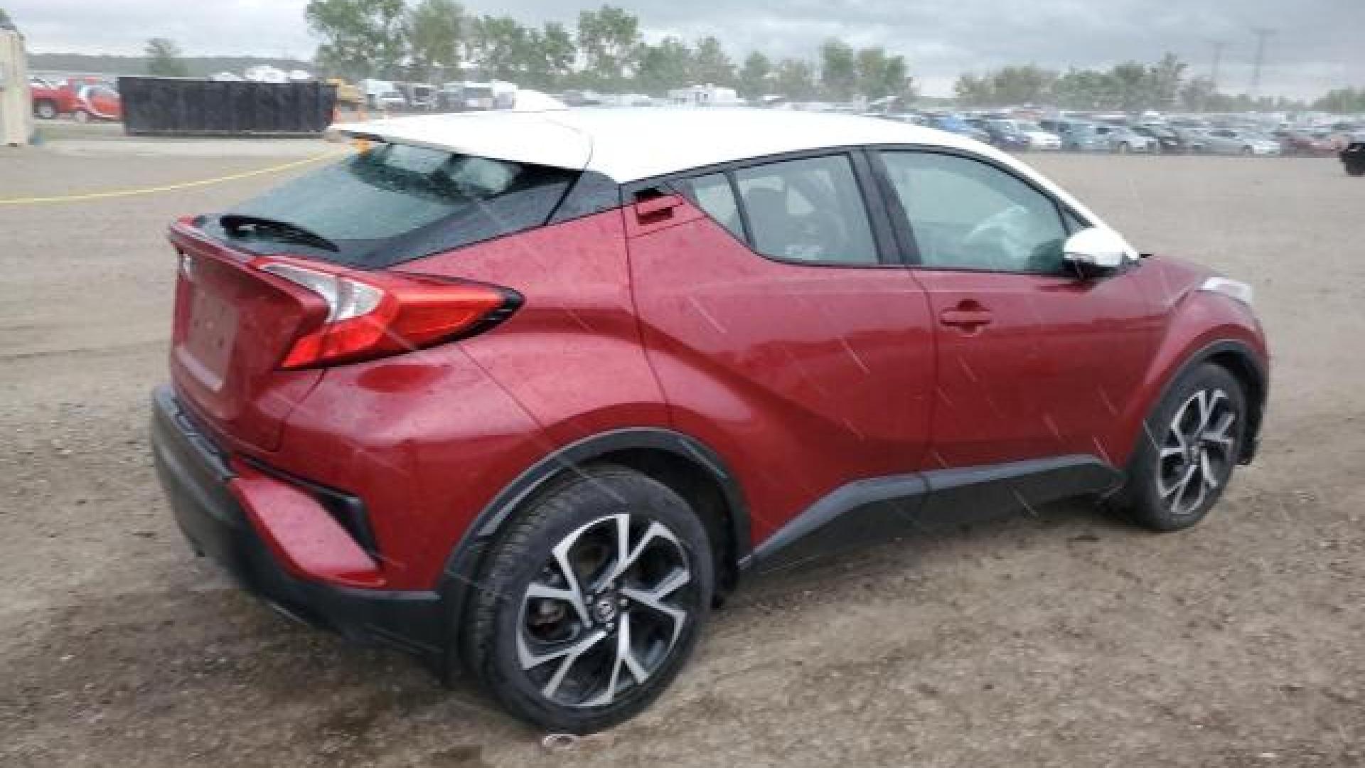 Toyota  - C-Hr  - 2018 - Red - 56028784