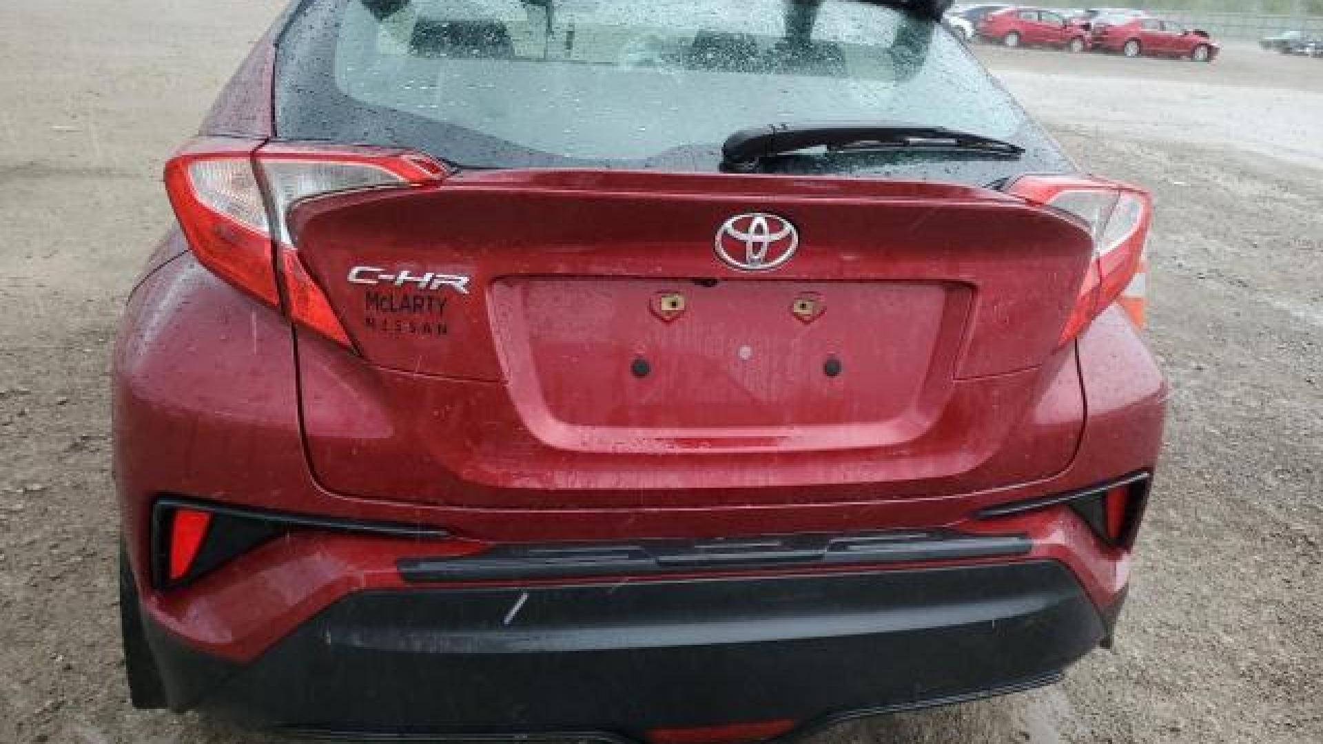 Toyota  - C-Hr  - 2018 - Red - 56028784