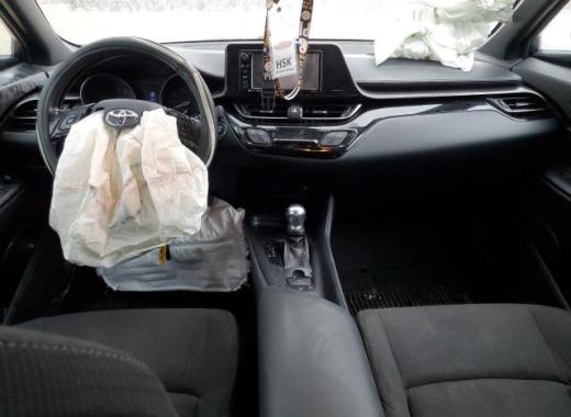 Toyota  - C-Hr  - 2018 - Red - 56028784