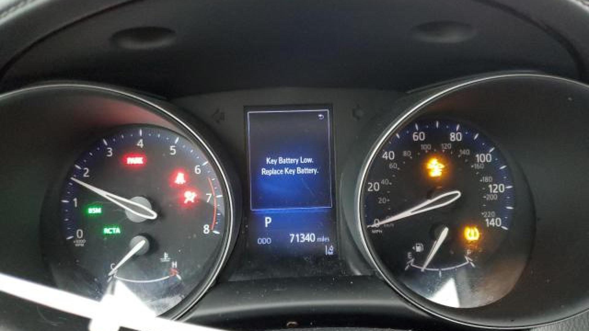 Toyota  - C-Hr  - 2018 - Red - 56028784