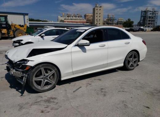 Mercedes - C300 - 2018 - White - 68523874