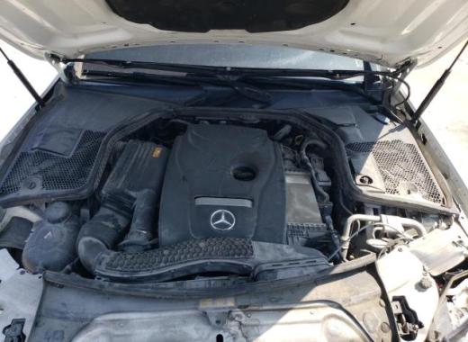 Mercedes - C300 - 2018 - White - 68523874