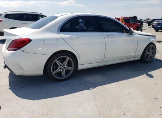 Mercedes - C300 - 2018 - White - 68523874