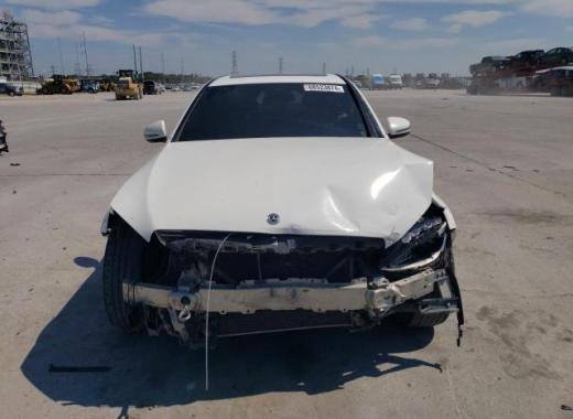 Mercedes - C300 - 2018 - White - 68523874