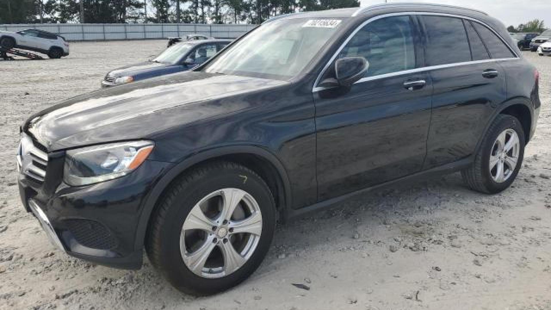 Mercedes - Glc300 - 2017 - Black - 70215634