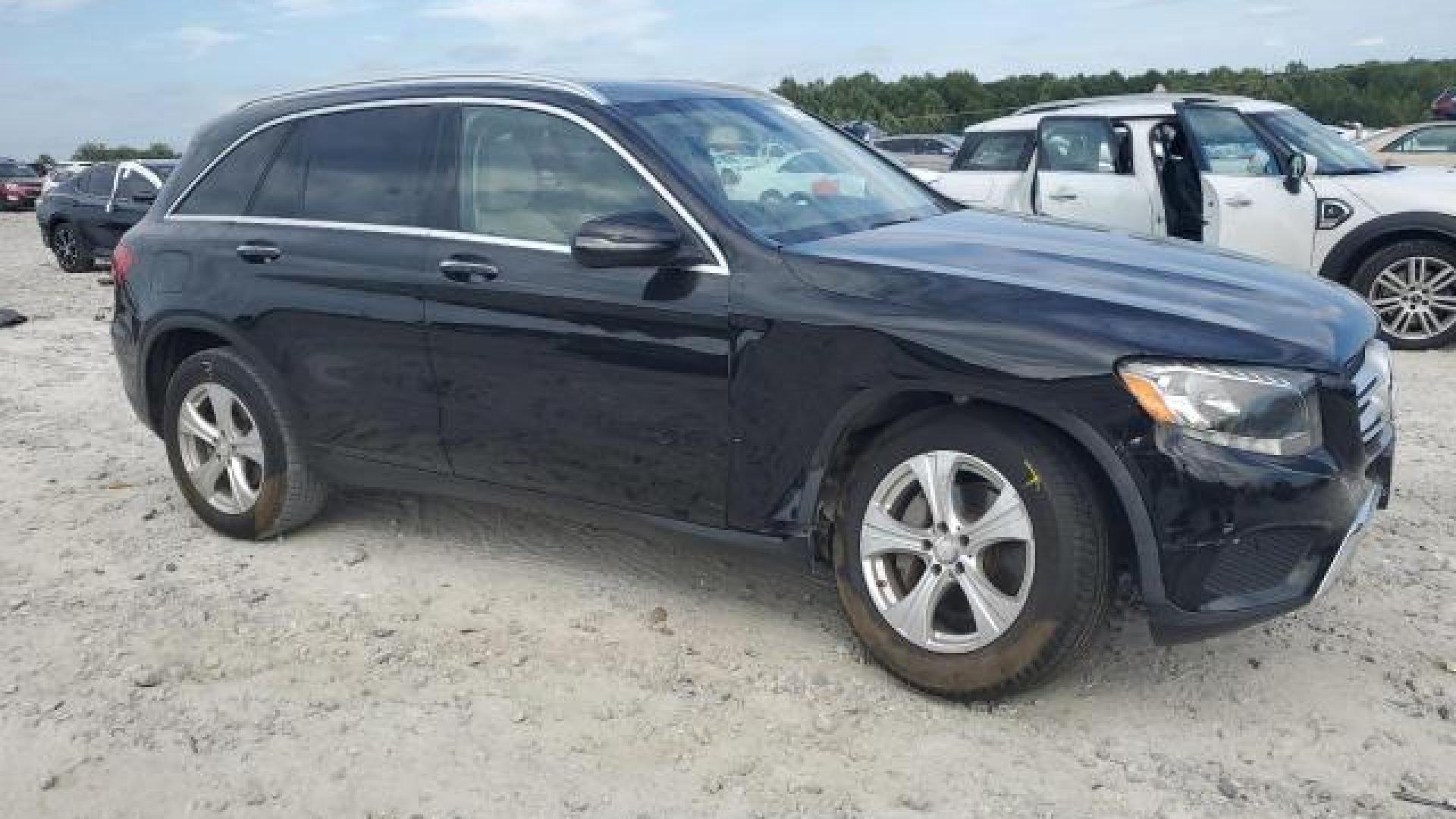 Mercedes - Glc300 - 2017 - Black - 70215634