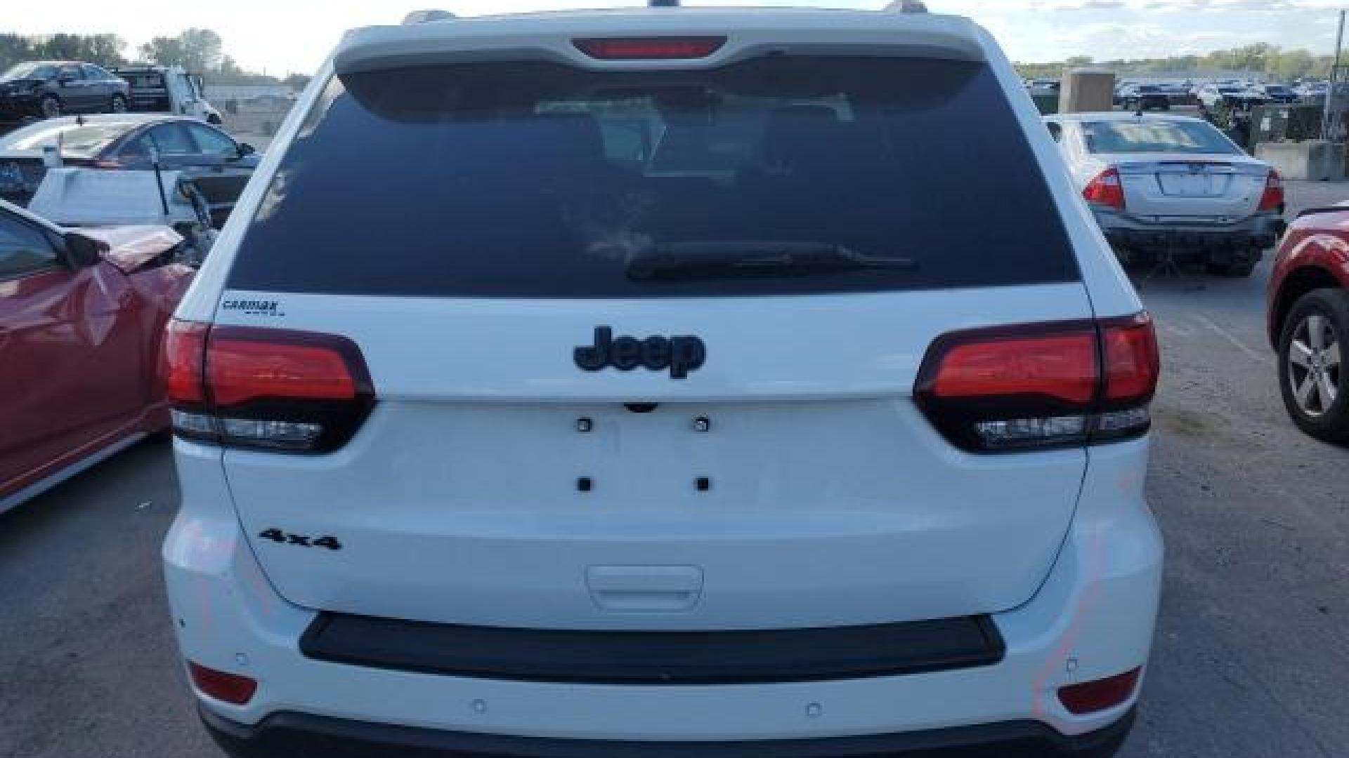 Jeep  - Grand Cherokee - 2018 - White - 72330764