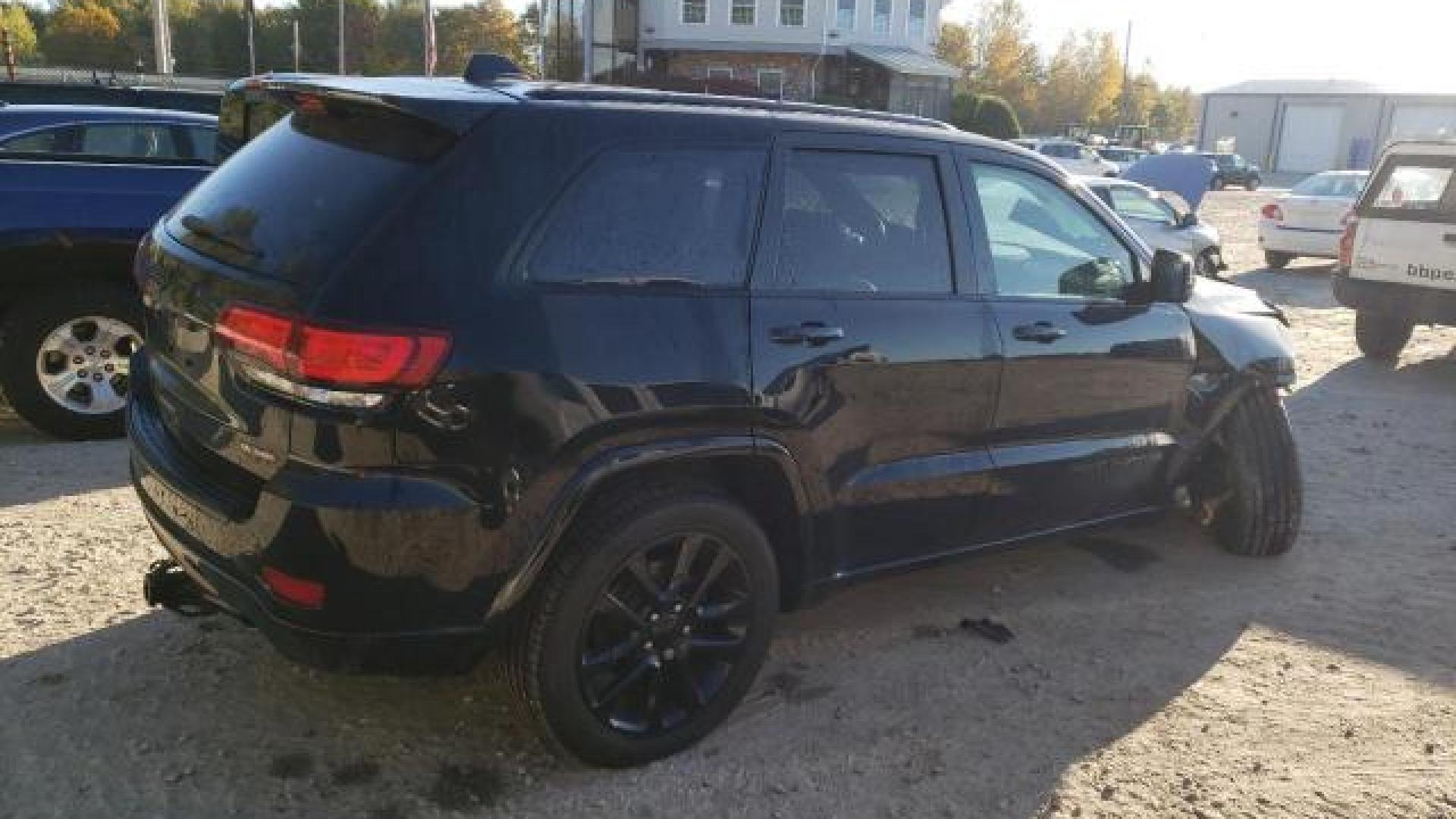 Jeep  - Grand Cherokee - 2019 - Black - 75292314