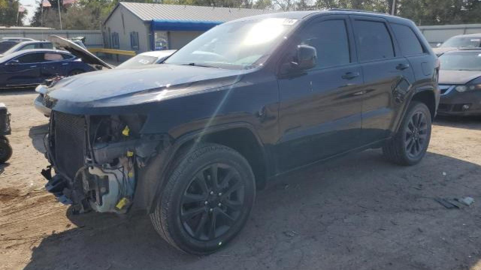 Jeep  - Grand Cherokee - 2018 - Black - 75858344