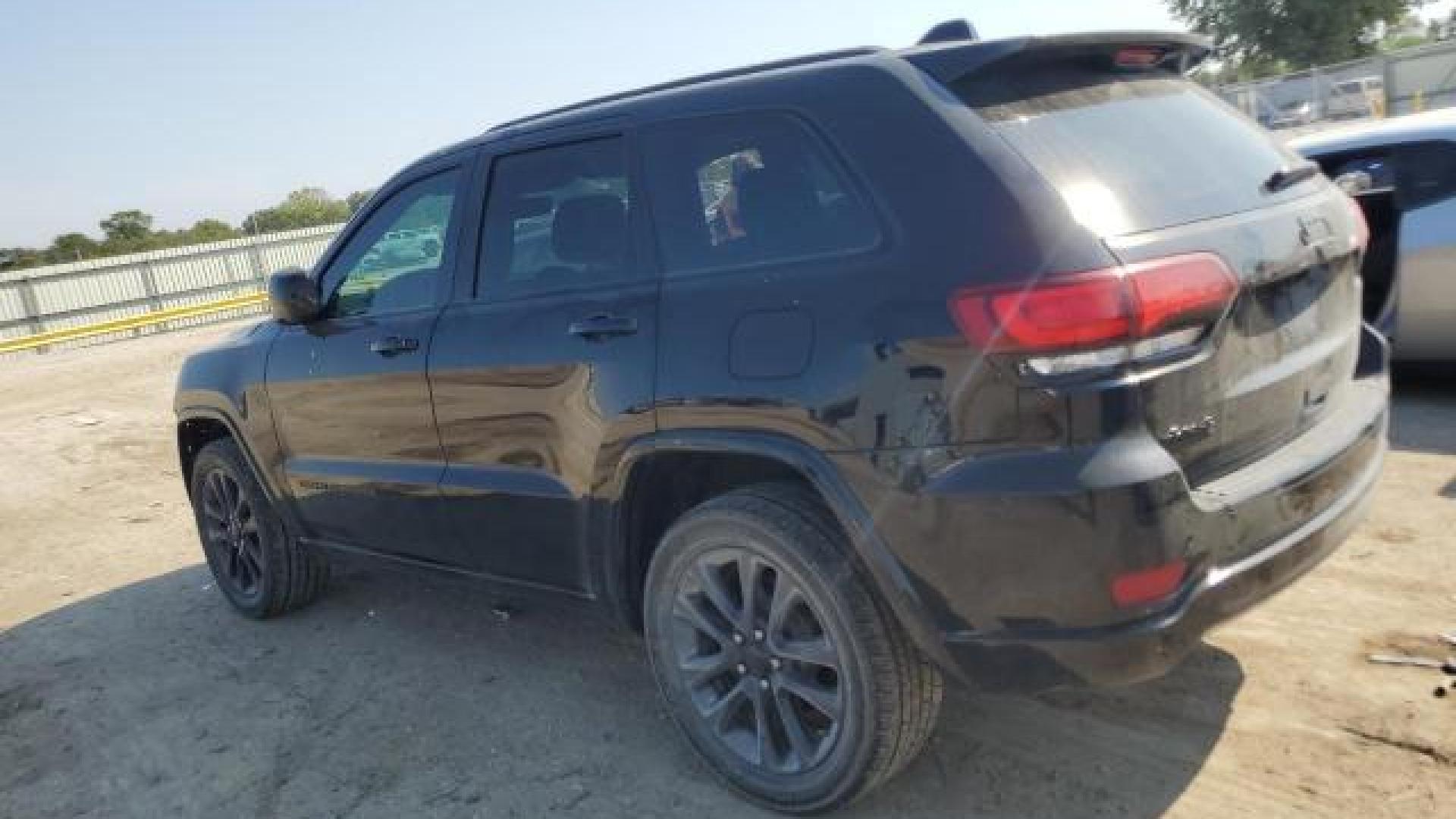 Jeep  - Grand Cherokee - 2018 - Black - 75858344