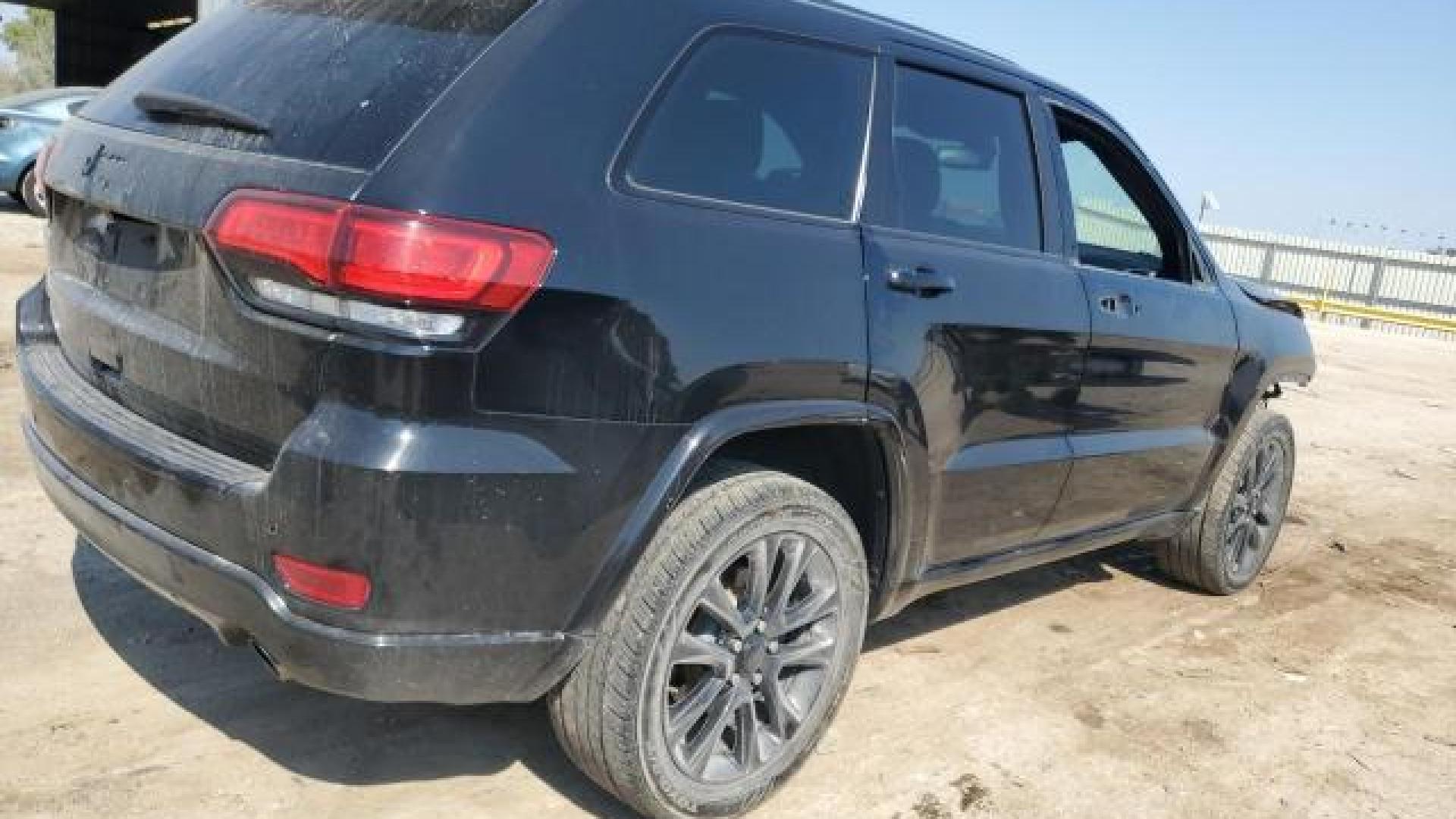 Jeep  - Grand Cherokee - 2018 - Black - 75858344