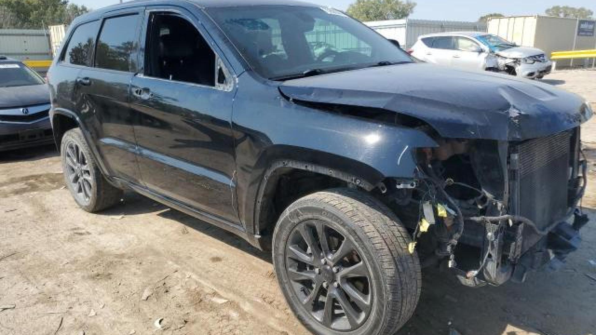 Jeep  - Grand Cherokee - 2018 - Black - 75858344