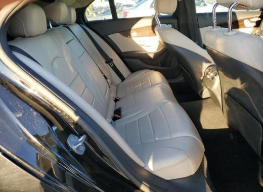 Mercedes - C300 - 2019 - Black - 75881944