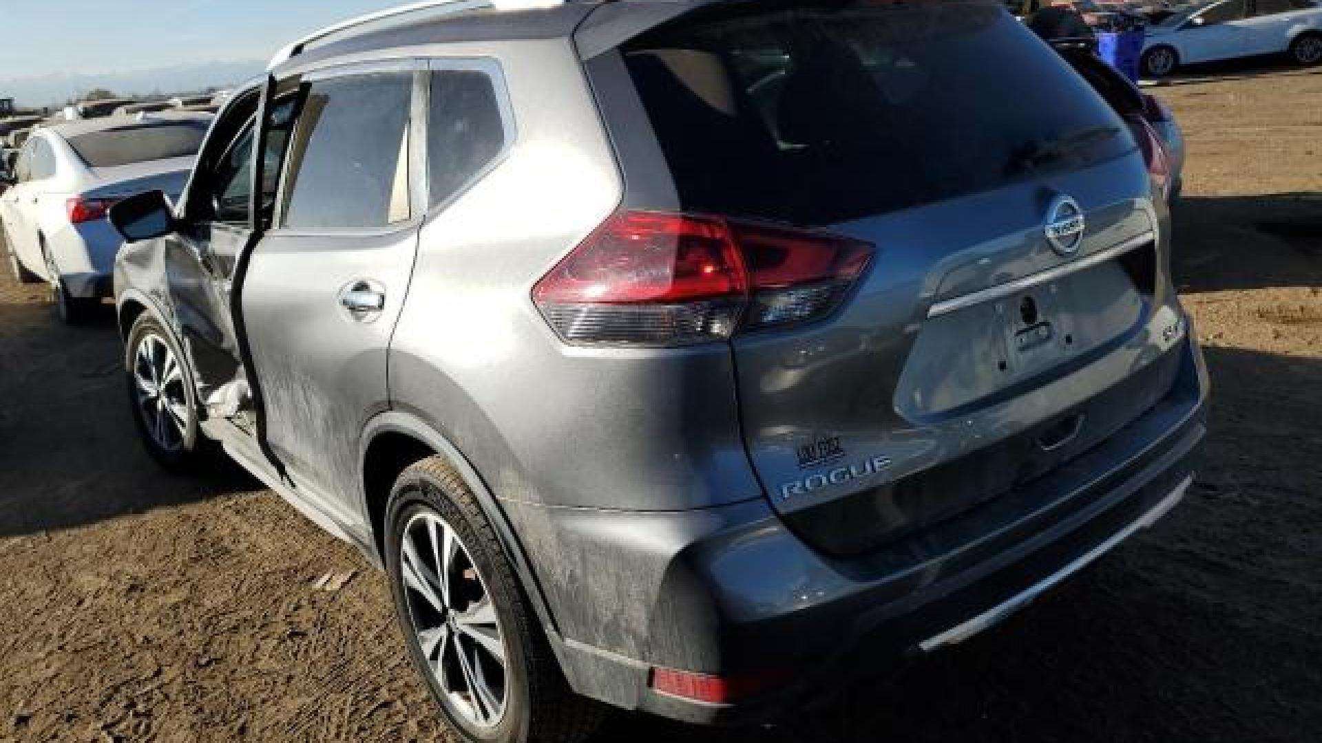 Nissan  - Rogue - 2018 - Grey - 76239873