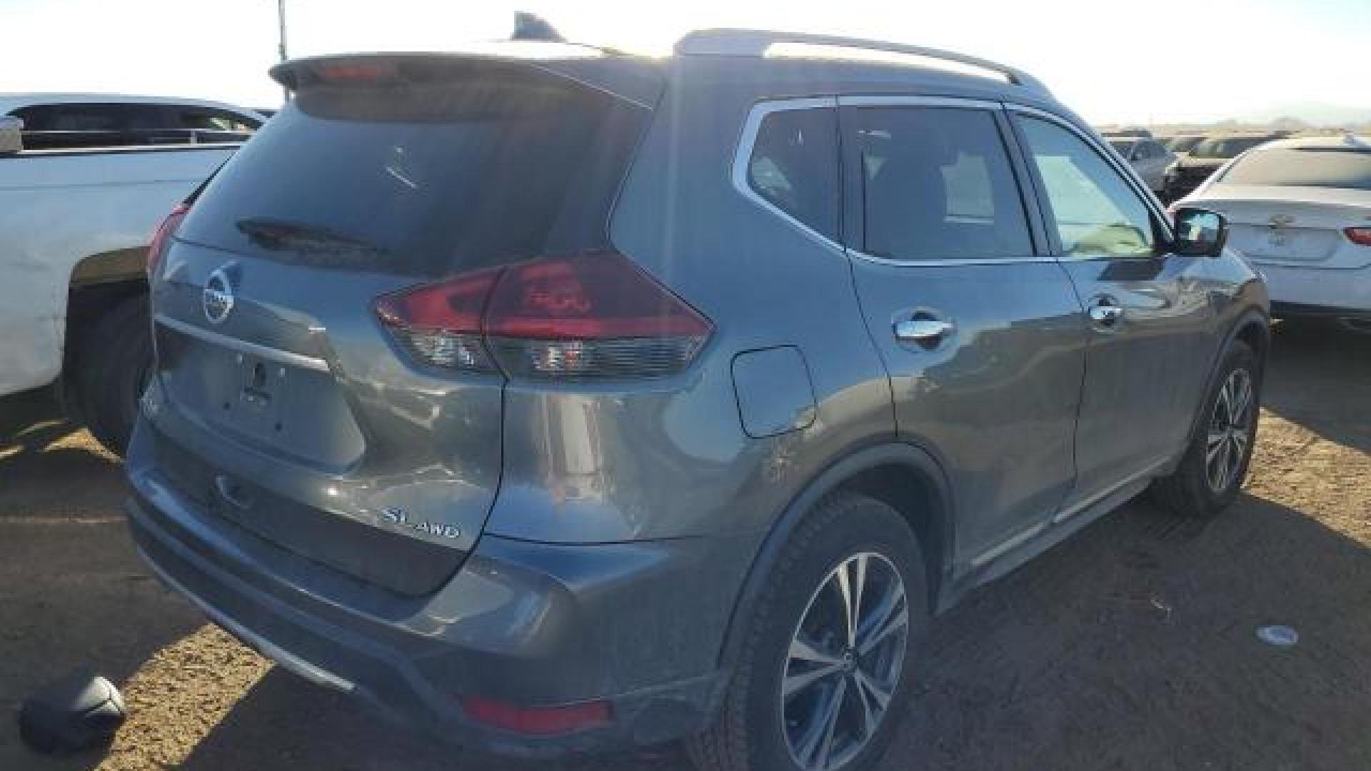 Nissan  - Rogue - 2018 - Grey - 76239873