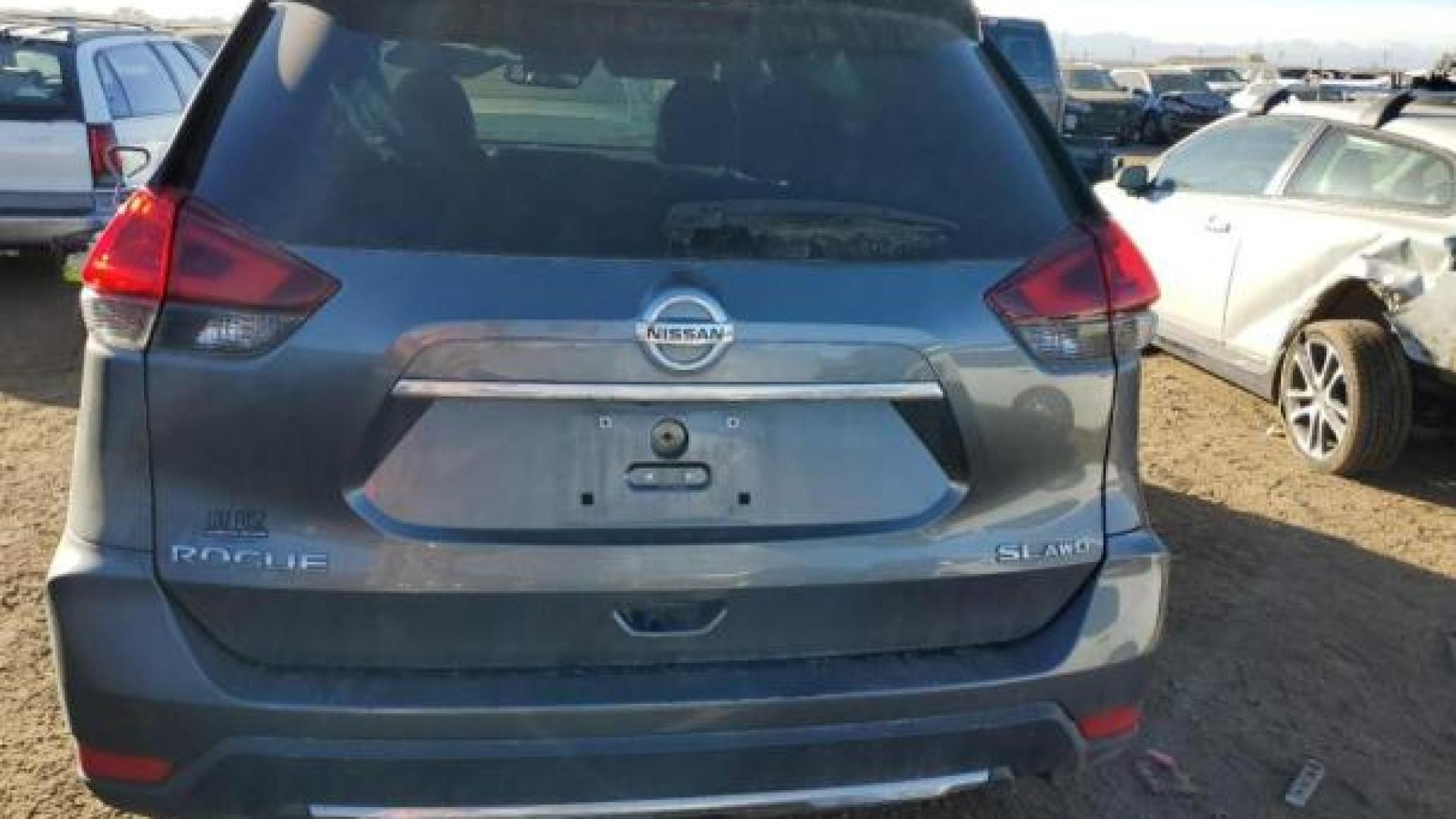 Nissan  - Rogue - 2018 - Grey - 76239873