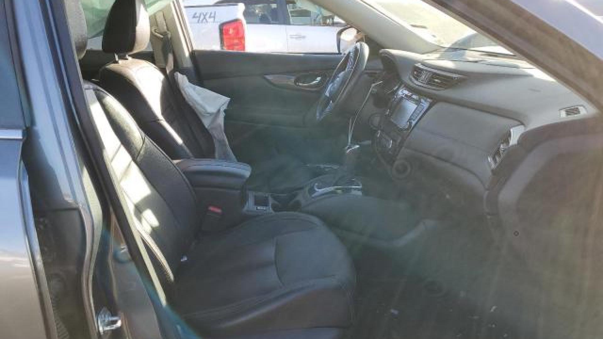 Nissan  - Rogue - 2018 - Grey - 76239873