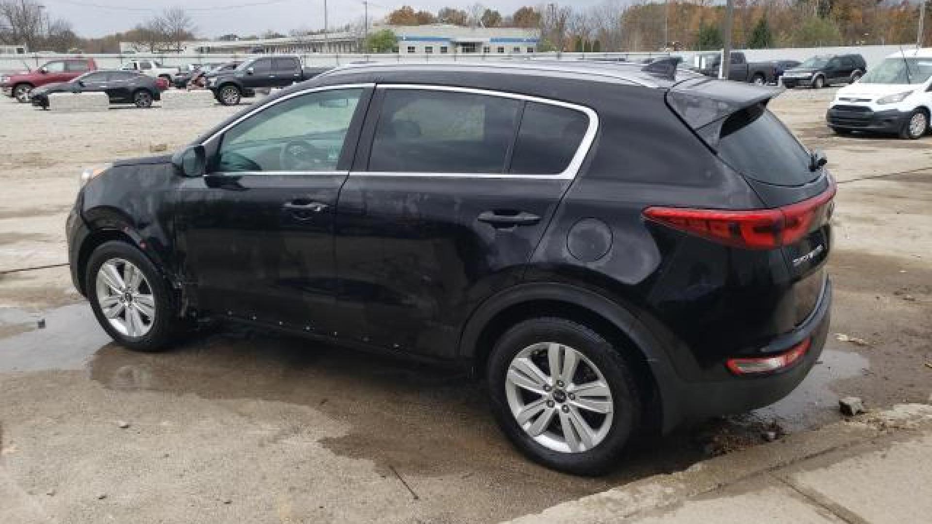 Kia - Sportage - 2017 - Black - 77816684