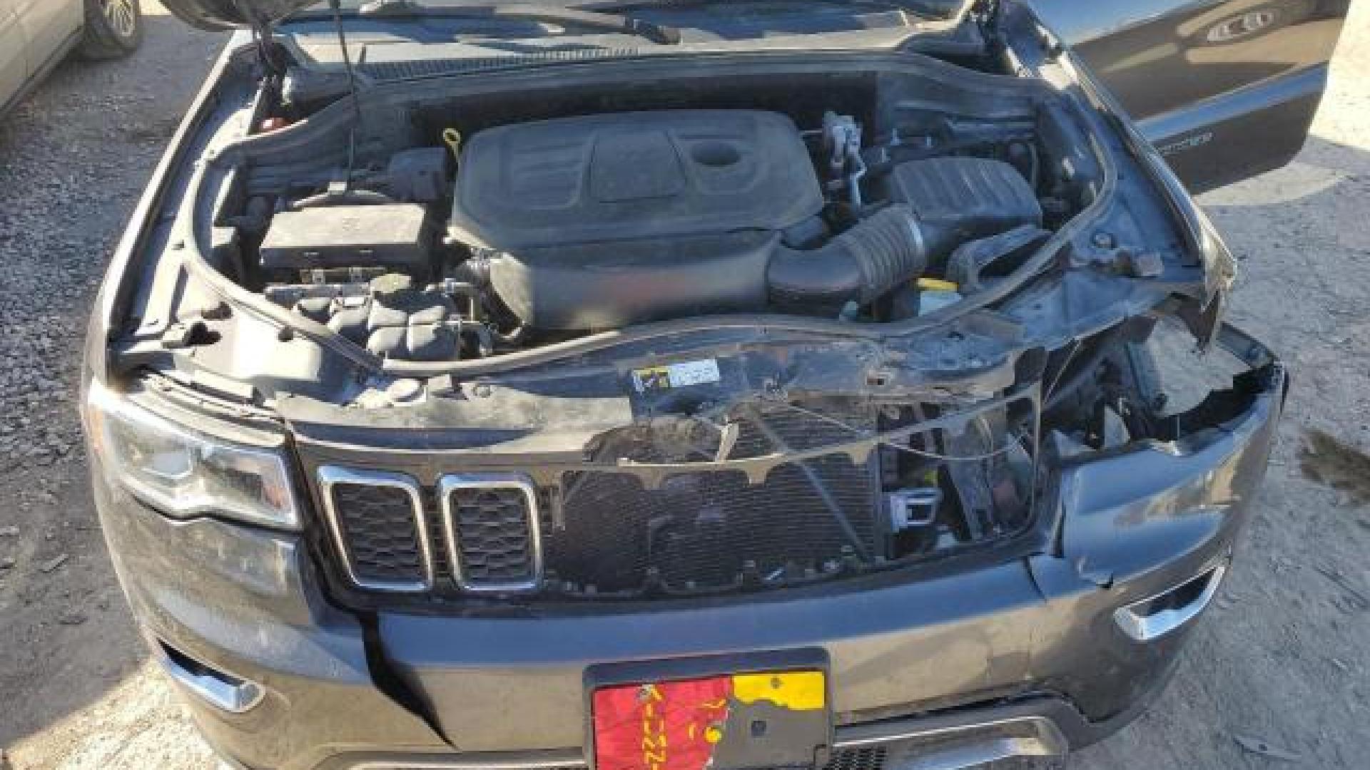 Jeep  - Grand Cherokee - 2019 - Grey - 79679784