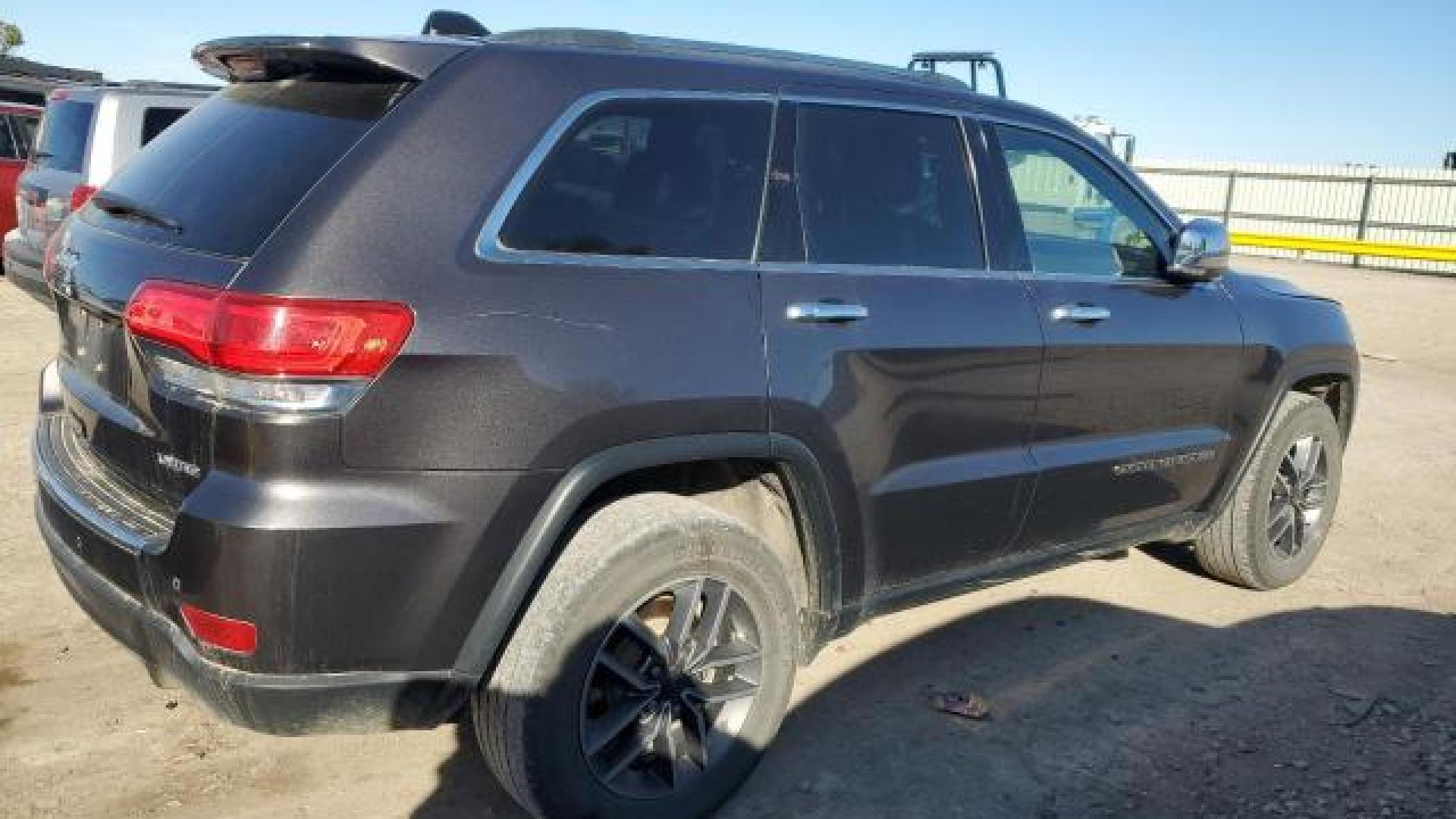 Jeep  - Grand Cherokee - 2019 - Grey - 79679784