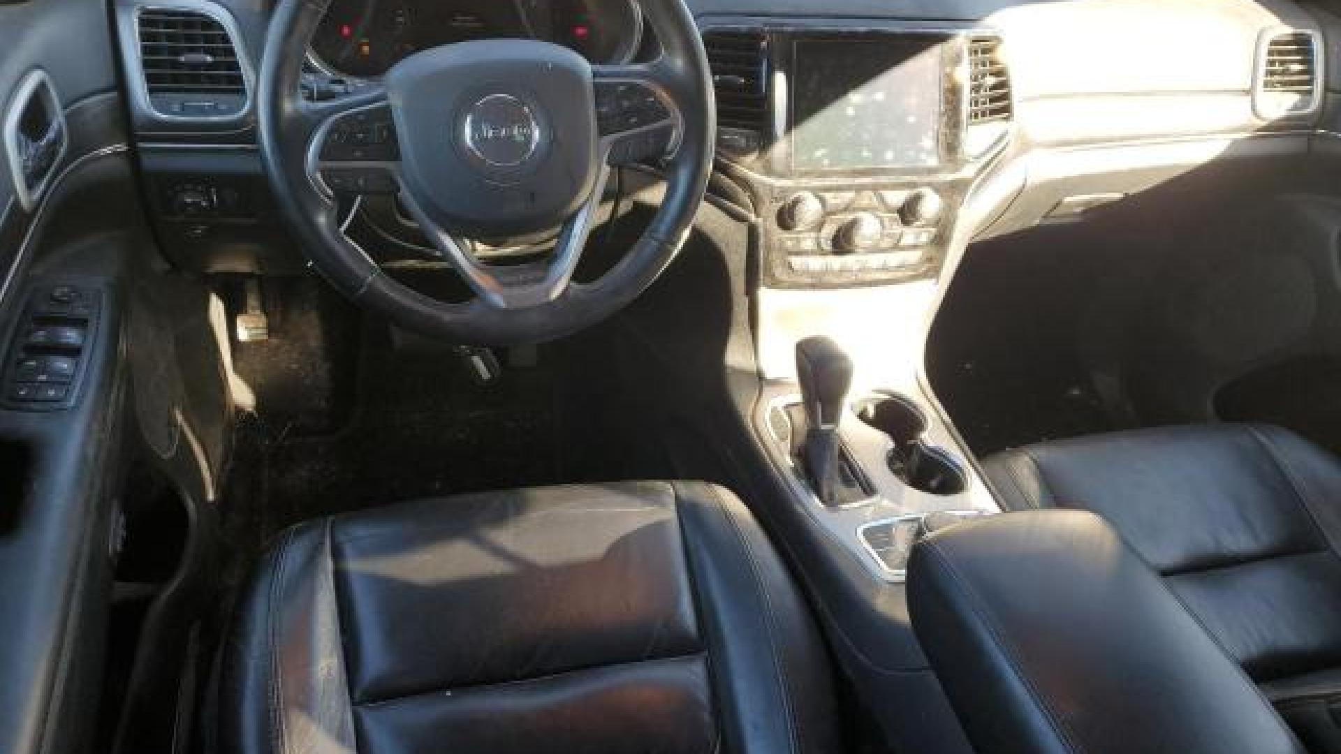 Jeep  - Grand Cherokee - 2019 - Grey - 79679784