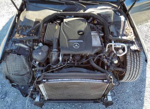 Mercedes - C300 - 2017 - Grey - 79888424