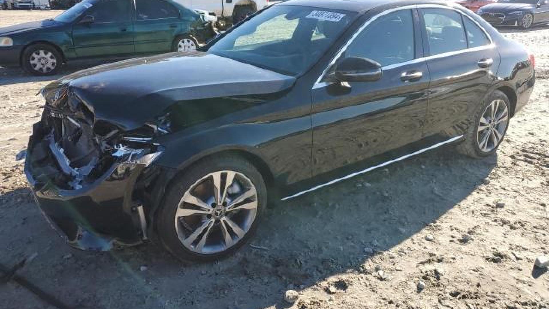 Mercedes - C300 - 2019 - Black - 80871394