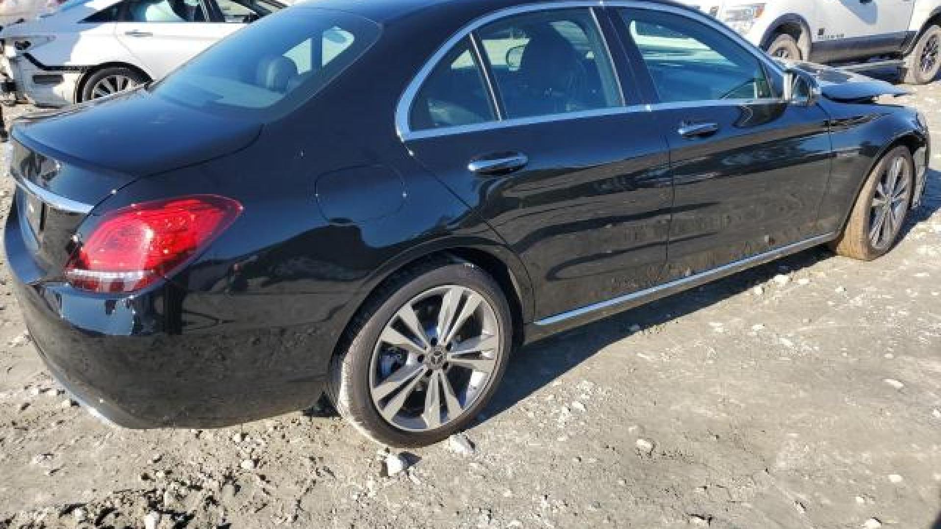 Mercedes - C300 - 2019 - Black - 80871394