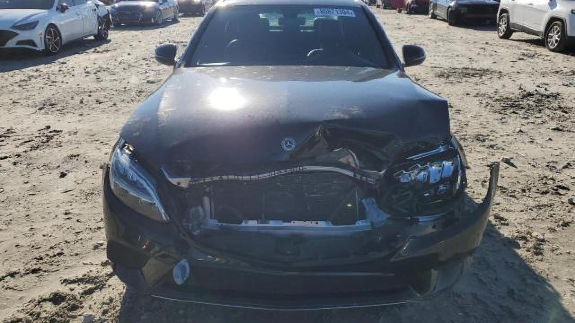 Mercedes - C300 - 2019 - Black - 80871394