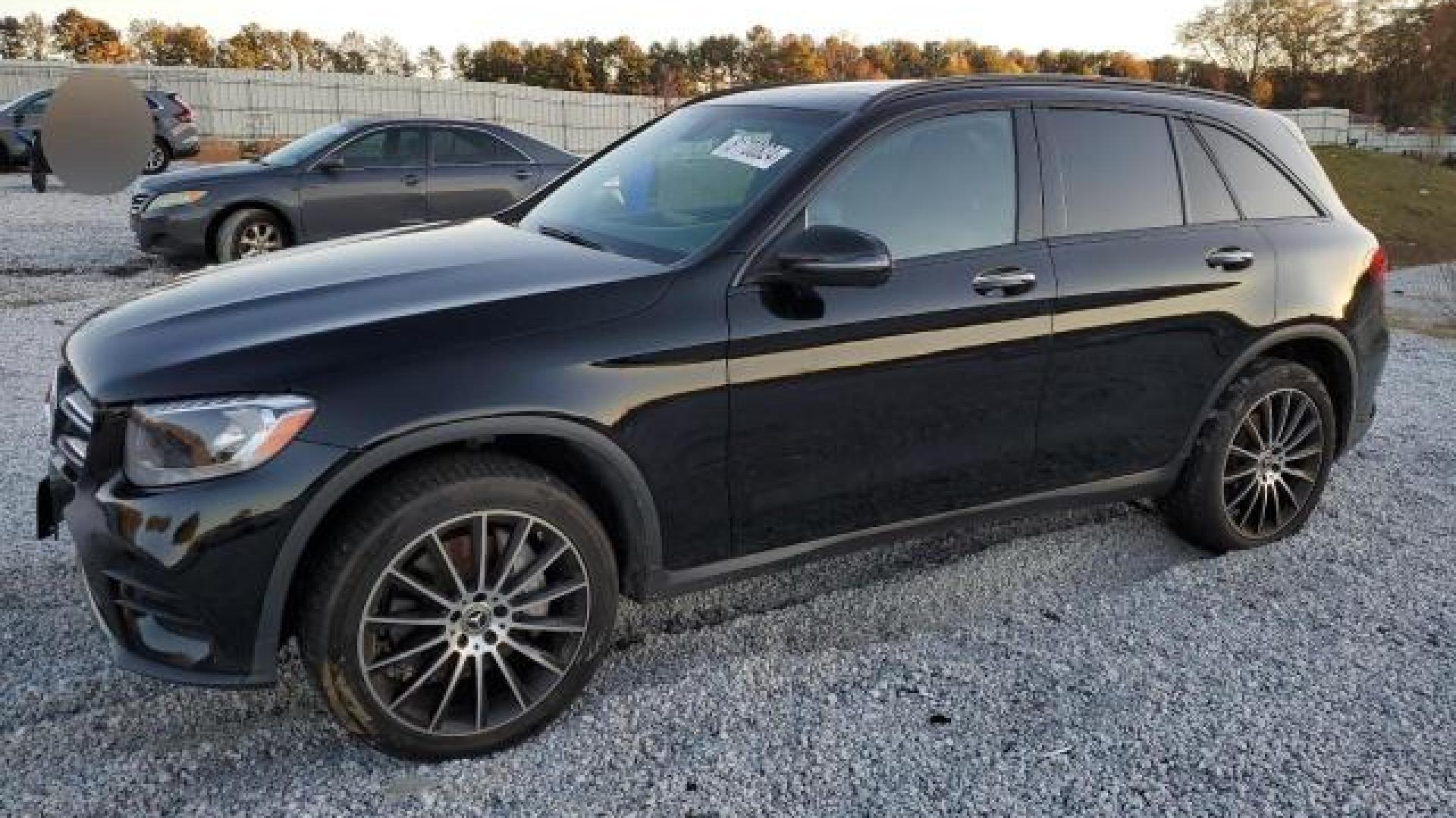 Mercedes - Glc300 - 2018 - Black - 81700824