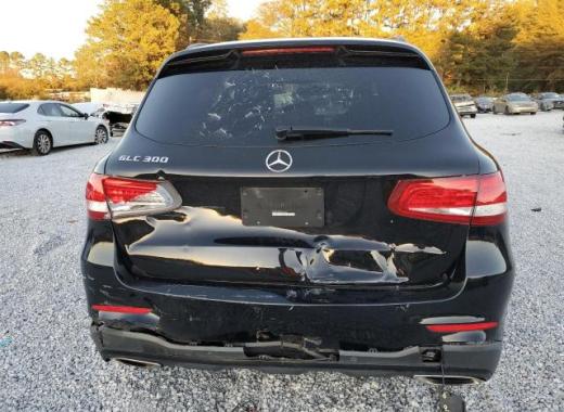 Mercedes - Glc300 - 2018 - Black - 81700824
