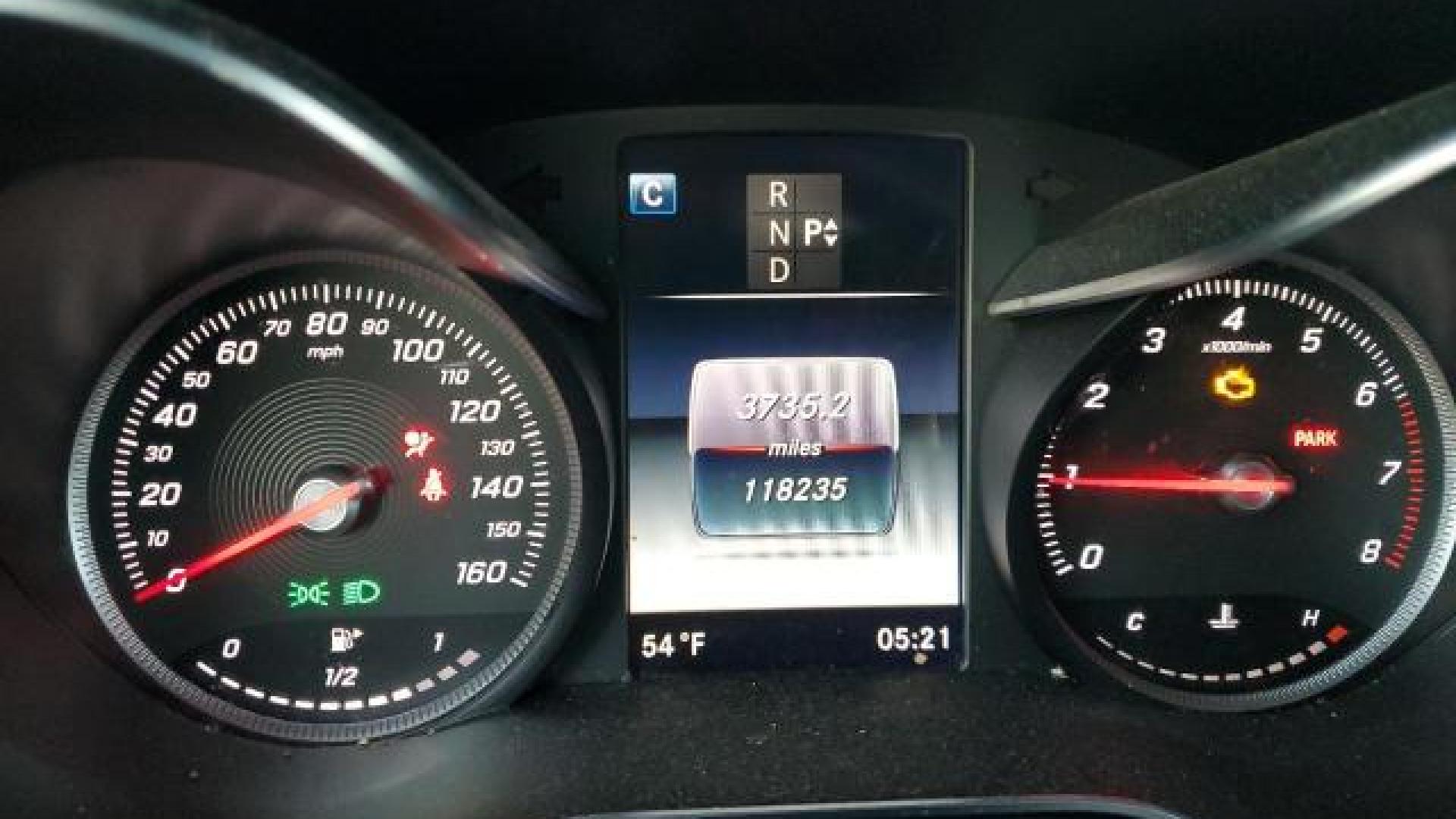 Mercedes - Glc300 - 2018 - Black - 81700824