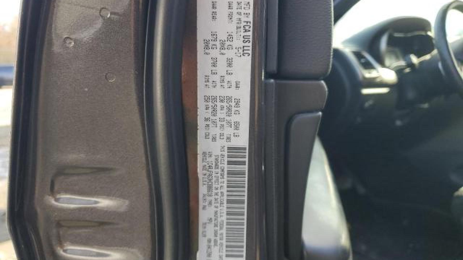 Jeep  - Grand Cherokee - 2017 - Grey - 82425304