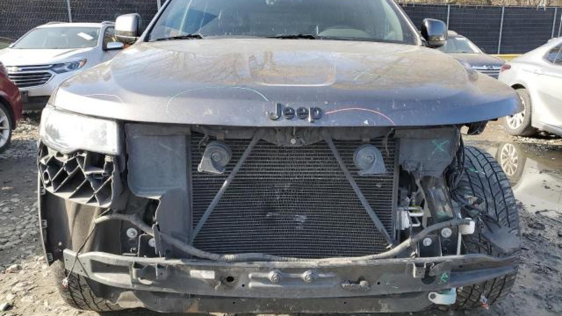 Jeep  - Grand Cherokee - 2017 - Grey - 82425304