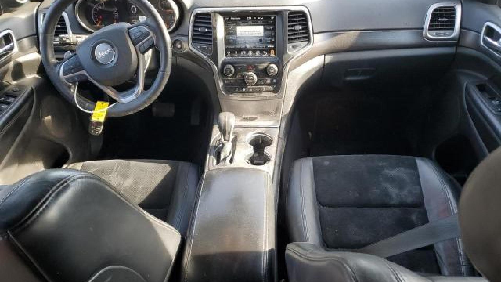 Jeep  - Grand Cherokee - 2017 - Grey - 82425304