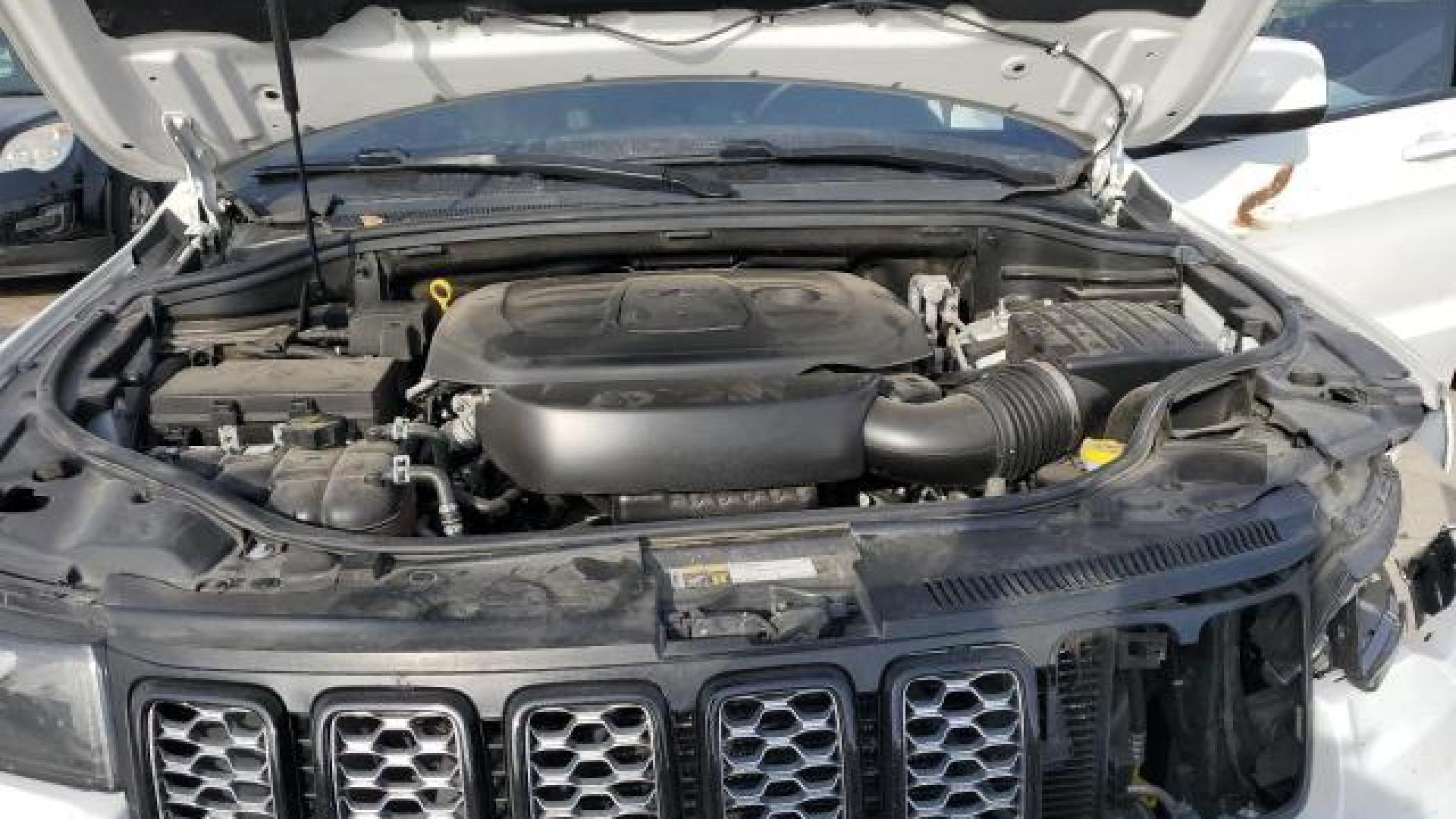 Jeep  - Grand Cherokee - 2019 - White - 82432414