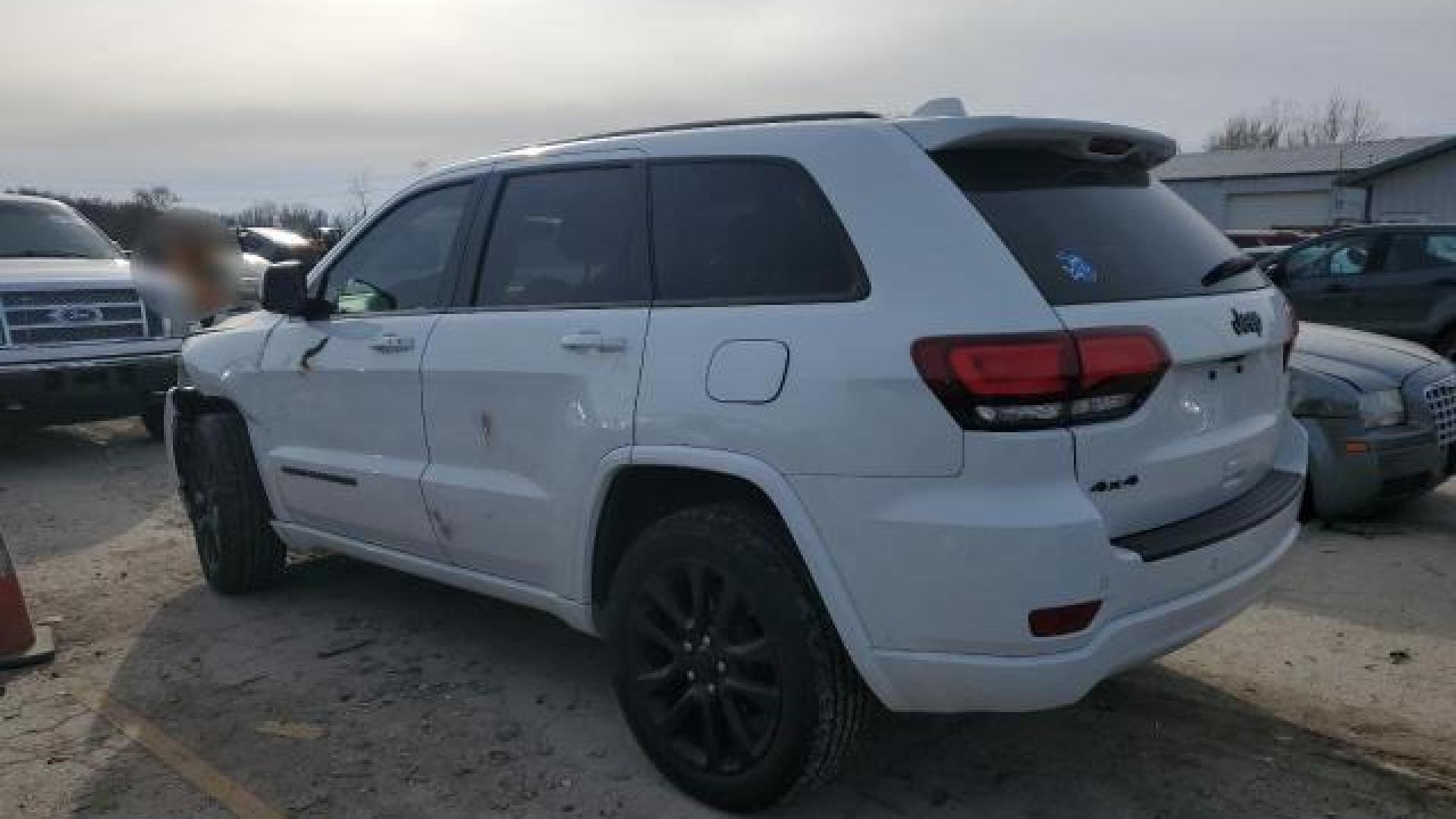 Jeep  - Grand Cherokee - 2019 - White - 82432414