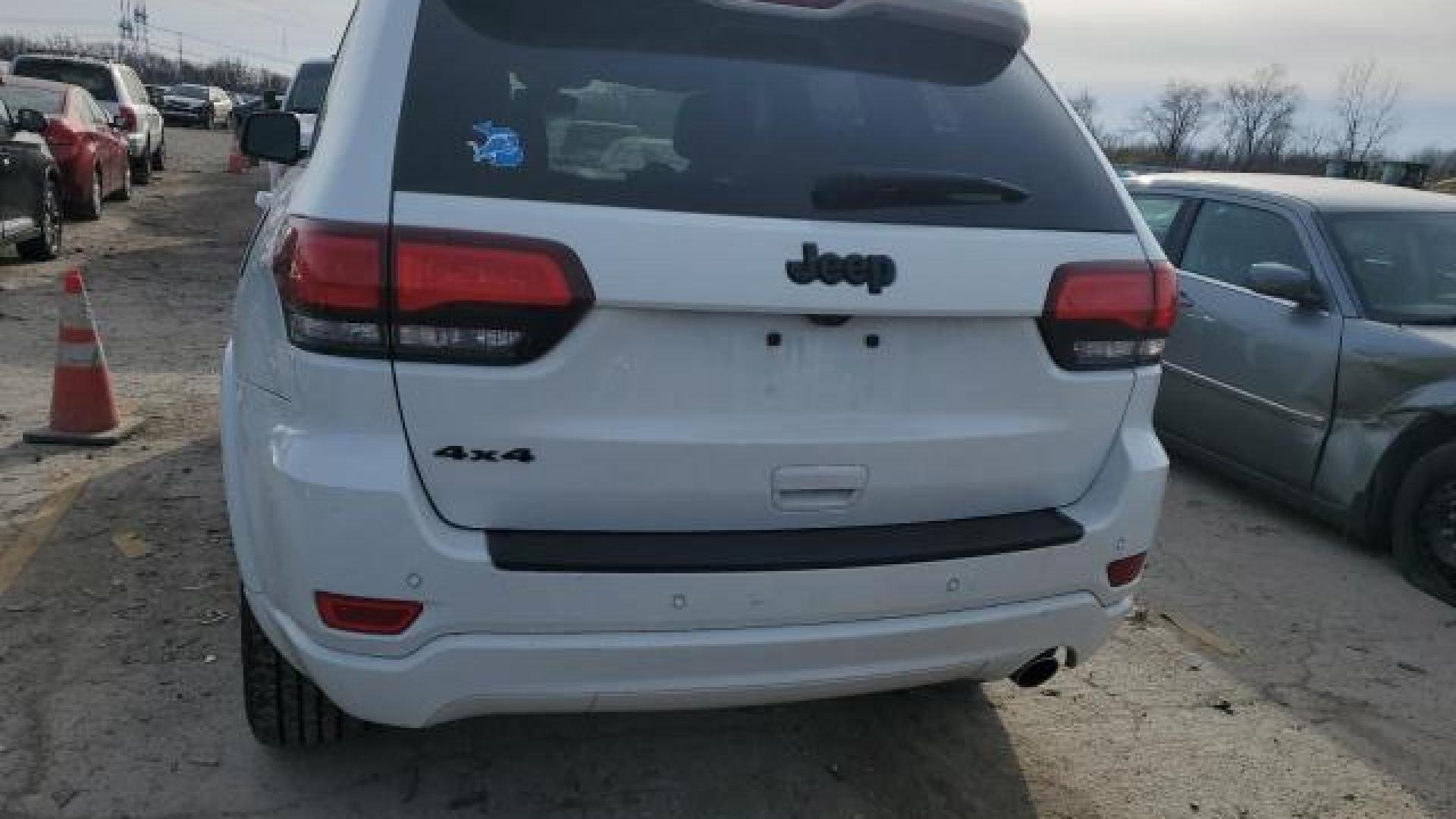 Jeep  - Grand Cherokee - 2019 - White - 82432414