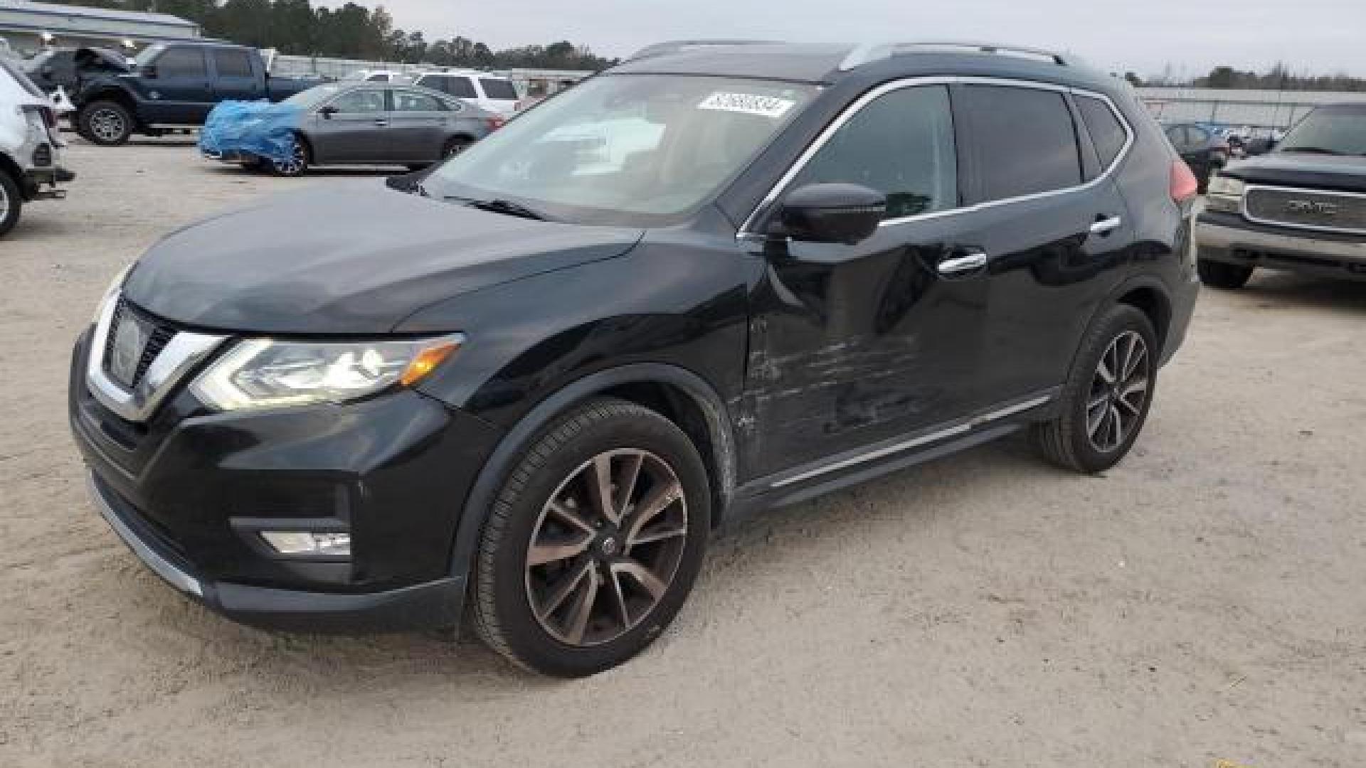 Nissan  - Rogue - 2017 - Black - 82680834