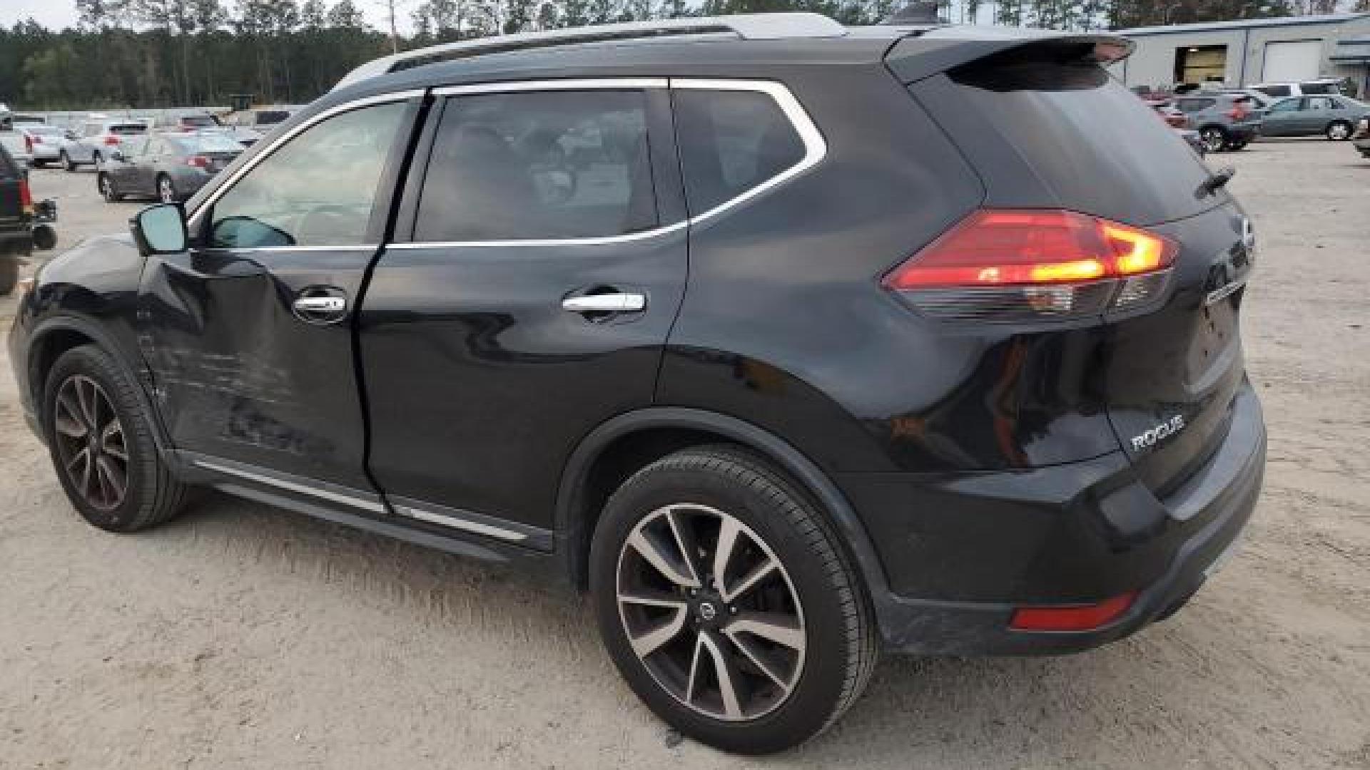 Nissan  - Rogue - 2017 - Black - 82680834