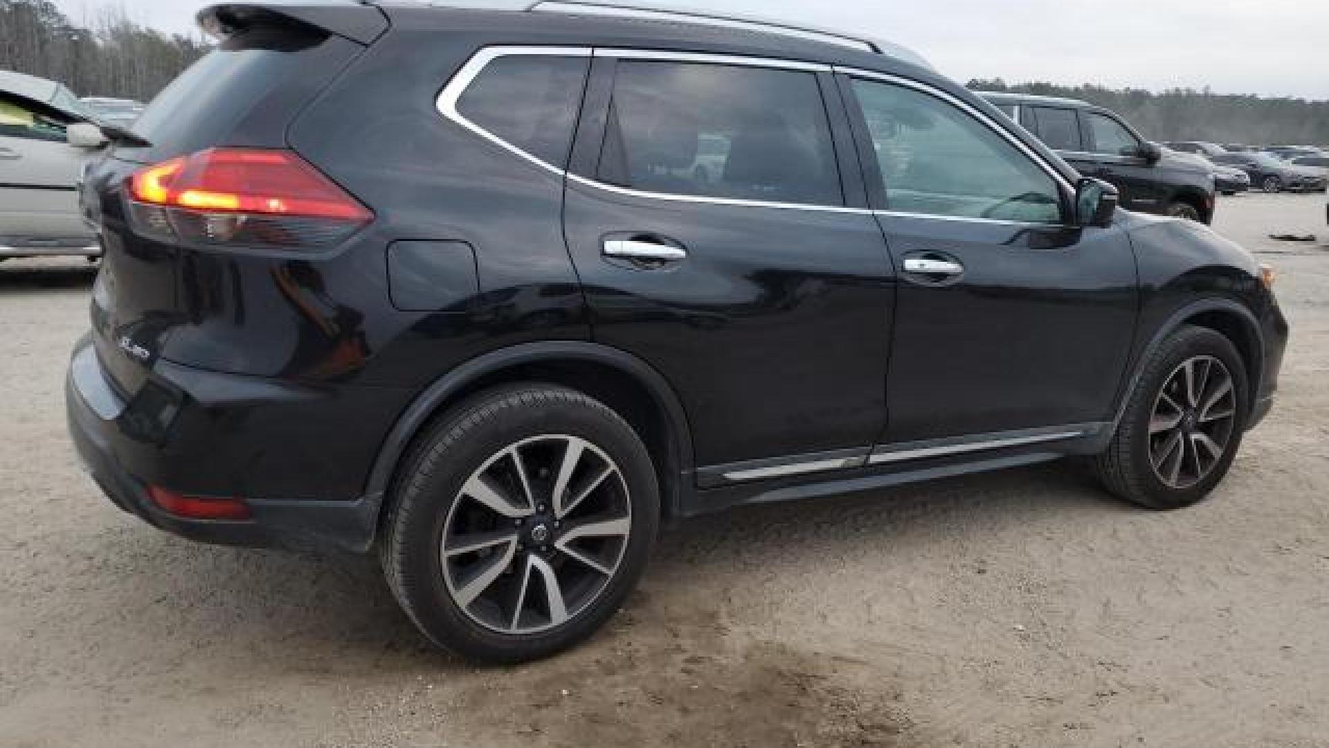 Nissan  - Rogue - 2017 - Black - 82680834