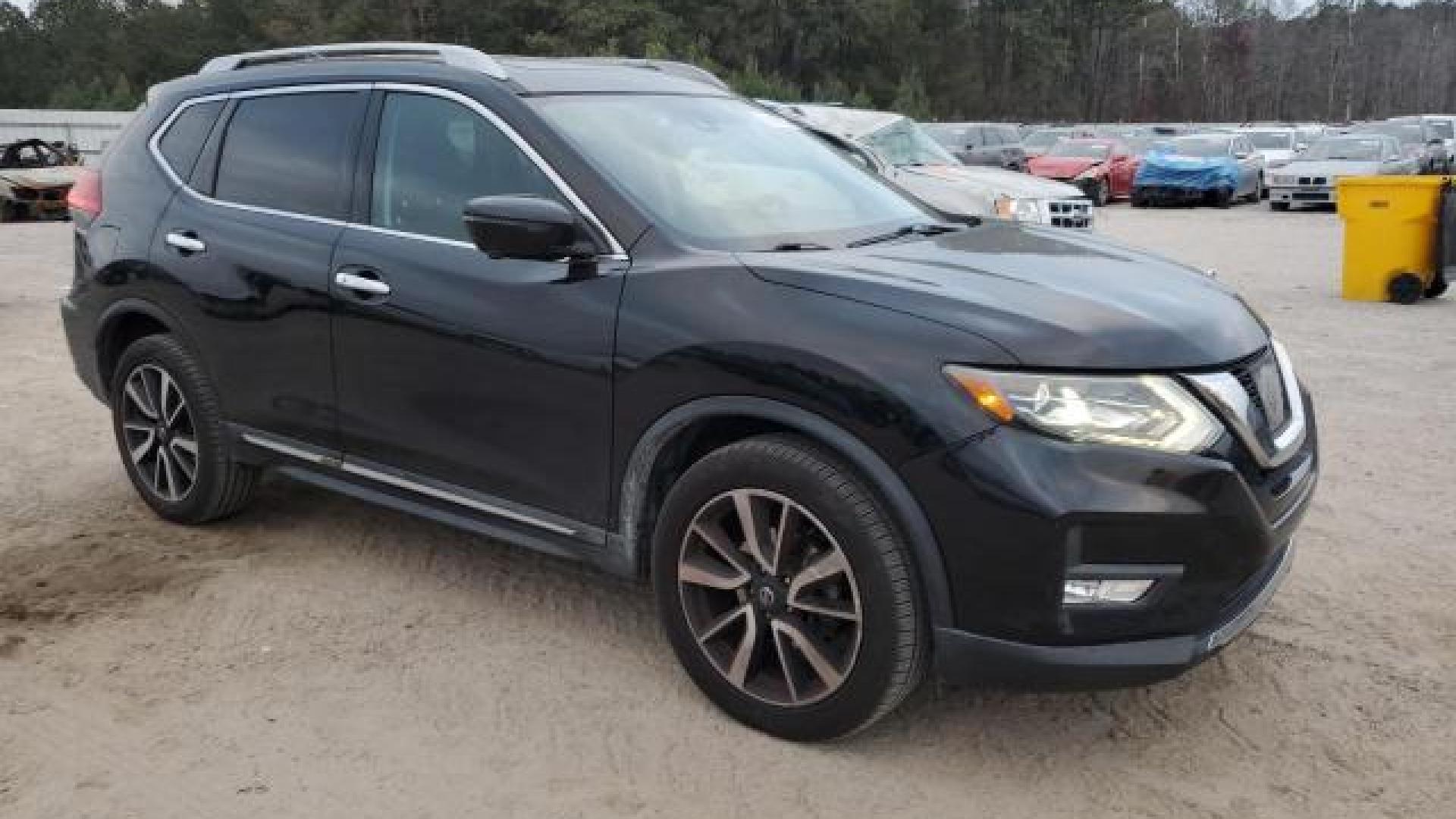 Nissan  - Rogue - 2017 - Black - 82680834