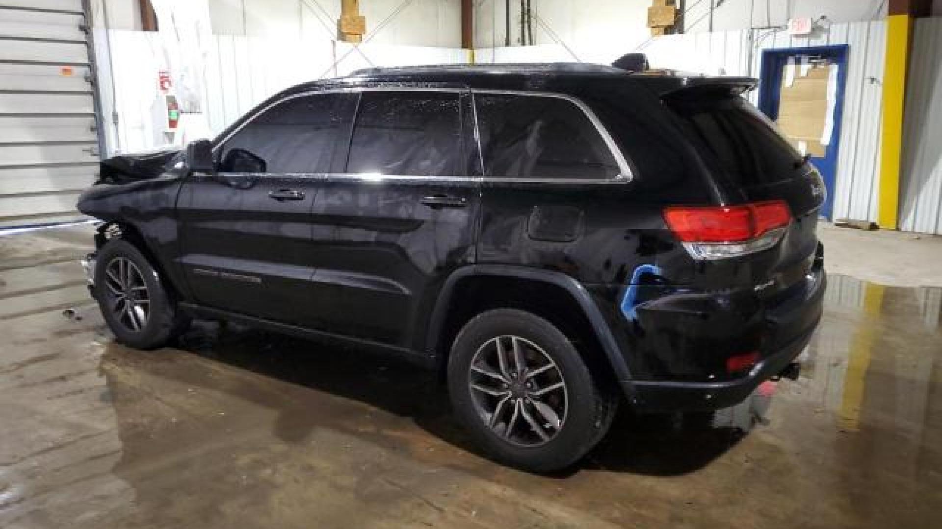 Jeep  - Grand Cherokee - 2019 - Black - 83519694