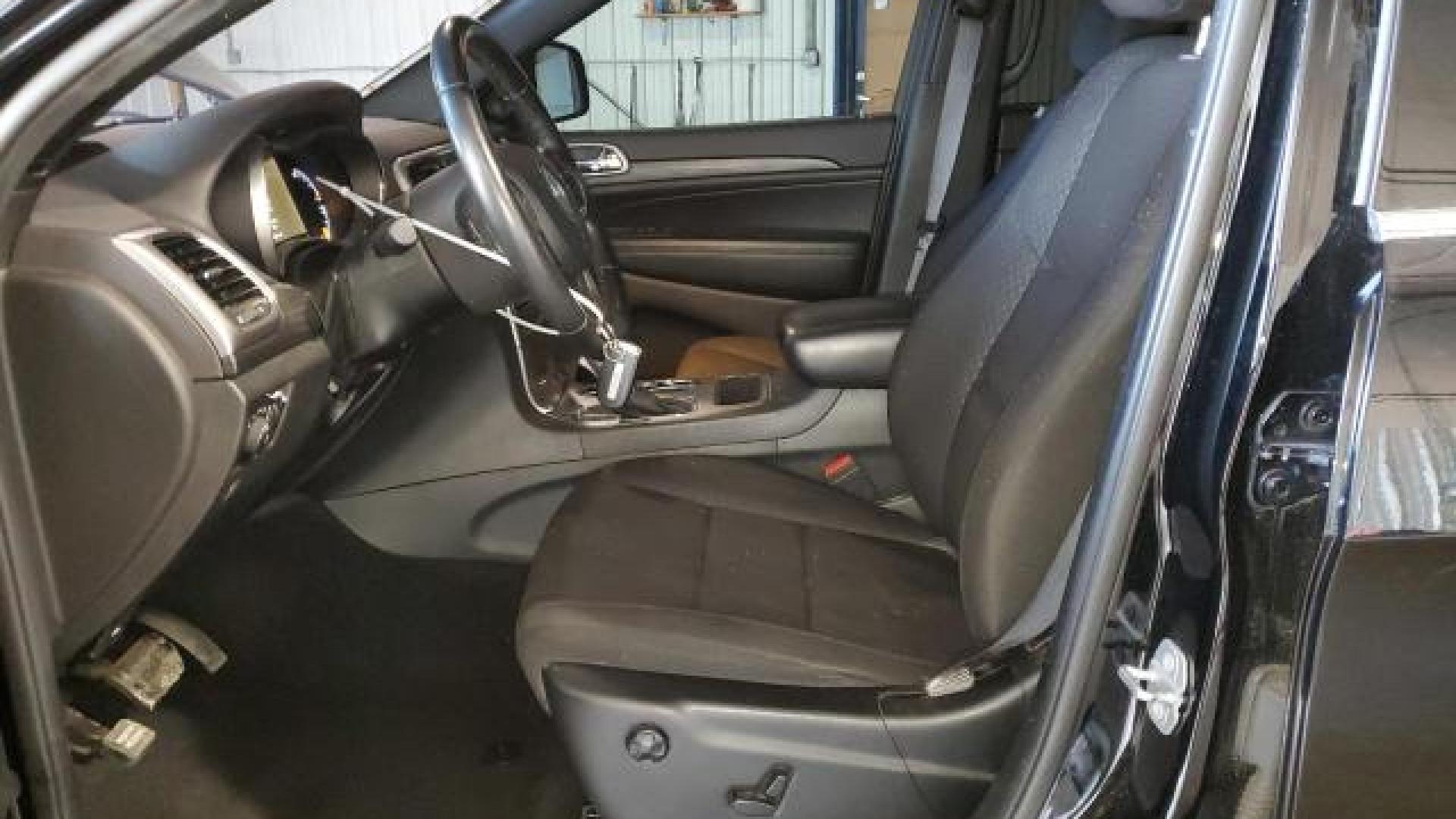 Jeep  - Grand Cherokee - 2019 - Black - 83519694