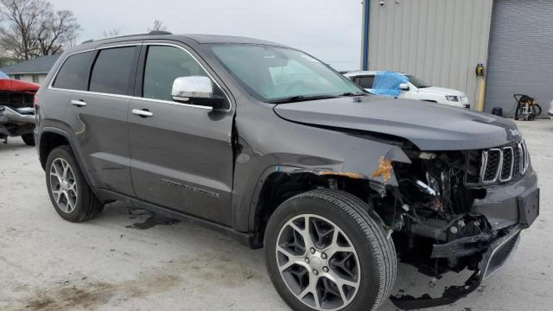 Jeep  - Grand Cherokee - 2019 - Grey - 84476694