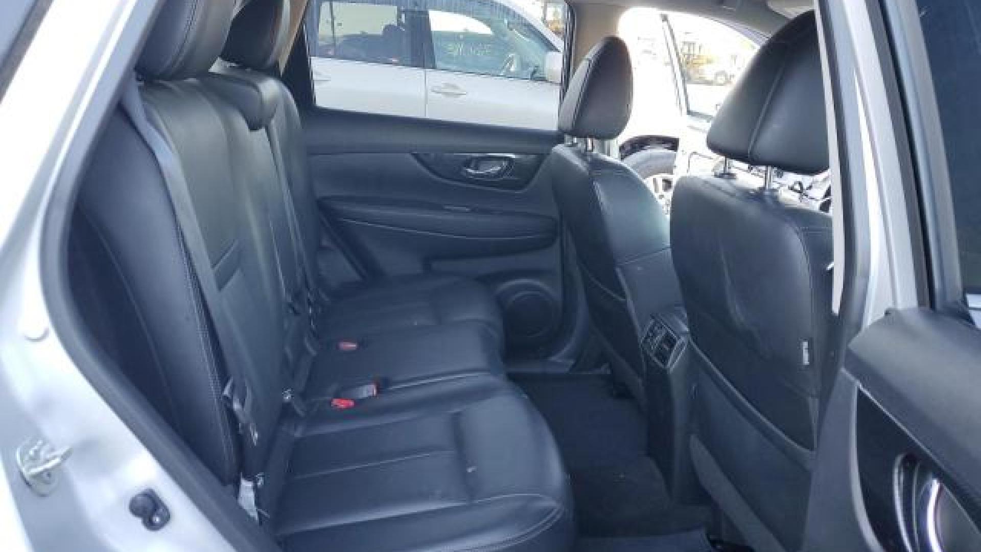 Nissan  - Rogue - 2017 - Silver - 84540834