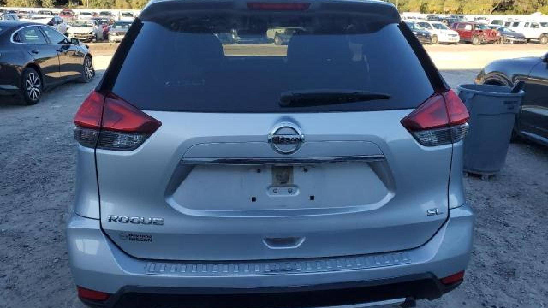Nissan  - Rogue - 2017 - Silver - 84540834